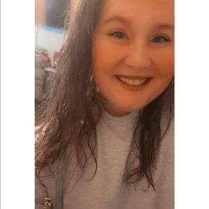 Meet your Posher, Cassandra